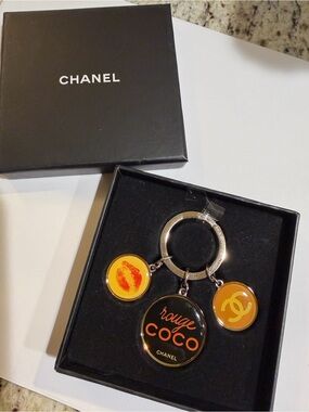CHANEL Yellow and Black Rouge Coco Enamel Keychain Charm VIP GWP